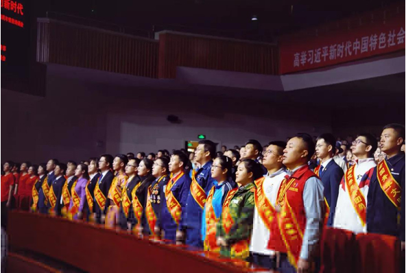 我院鴻韻合唱團(tuán)應(yīng)邀參加全區(qū)各族各界青年紀(jì)念五四運(yùn)動100周年情景詩誦會