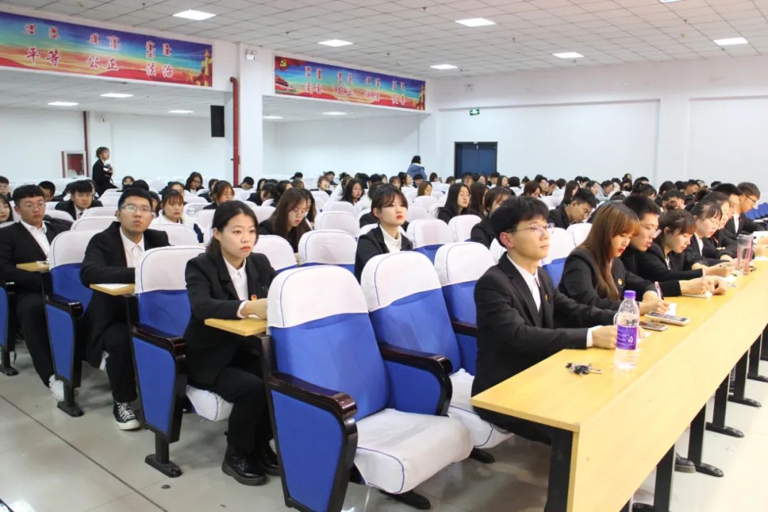 我院團(tuán)委組織開(kāi)展黨的十九屆五中全會(huì)精神專題學(xué)習(xí)會(huì)