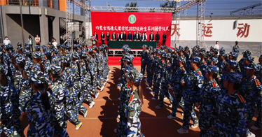 內(nèi)蒙古鴻德文理學(xué)院舉行2022級(jí)新生軍訓(xùn)閉營儀式